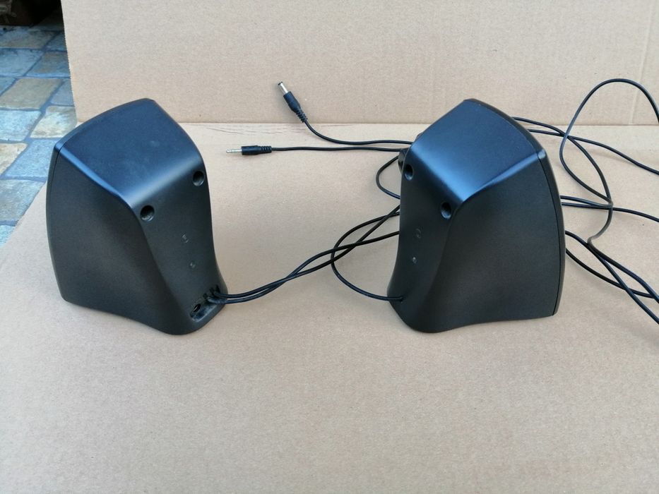 Colunas Logitech