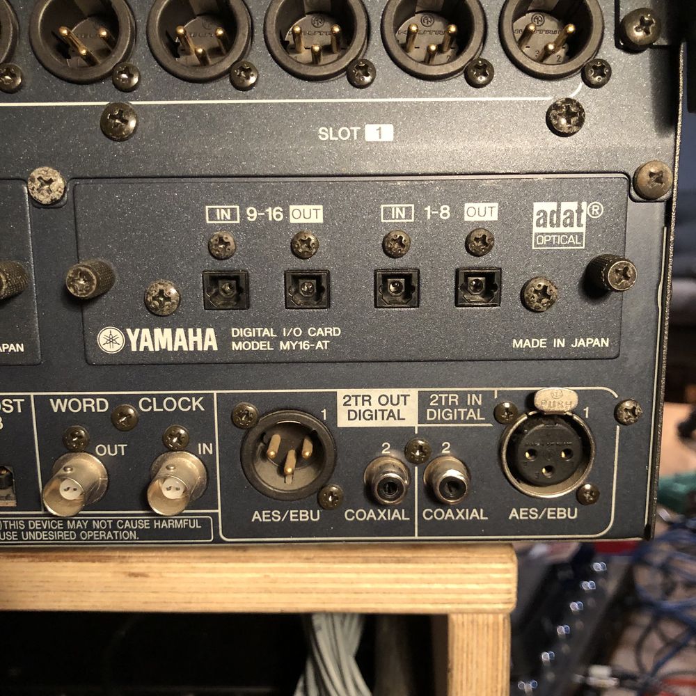 Mesa Yamaha DM1000 Digital 48 Canais