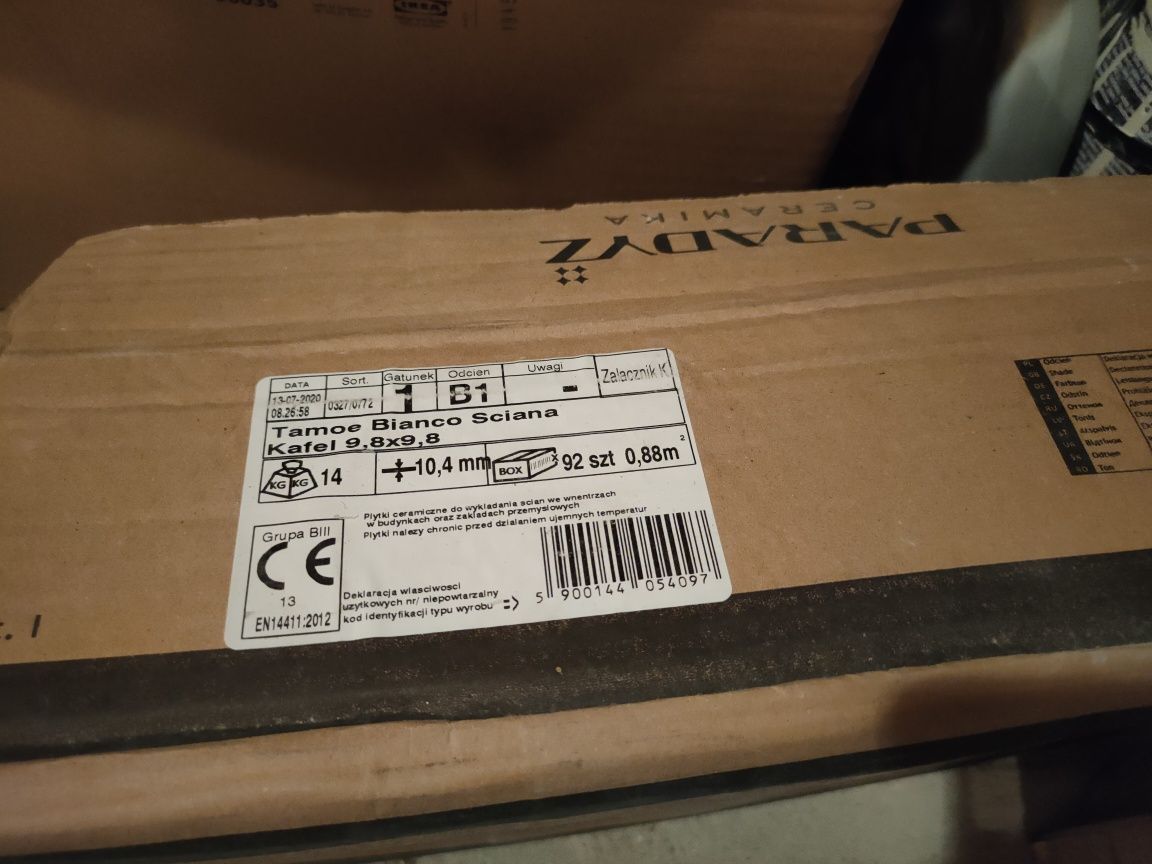 Kafelki Paradyż Tamoe Bianco 9,8x19,8 i 9,8x9,8 - 60 zł/ 2,01 m2