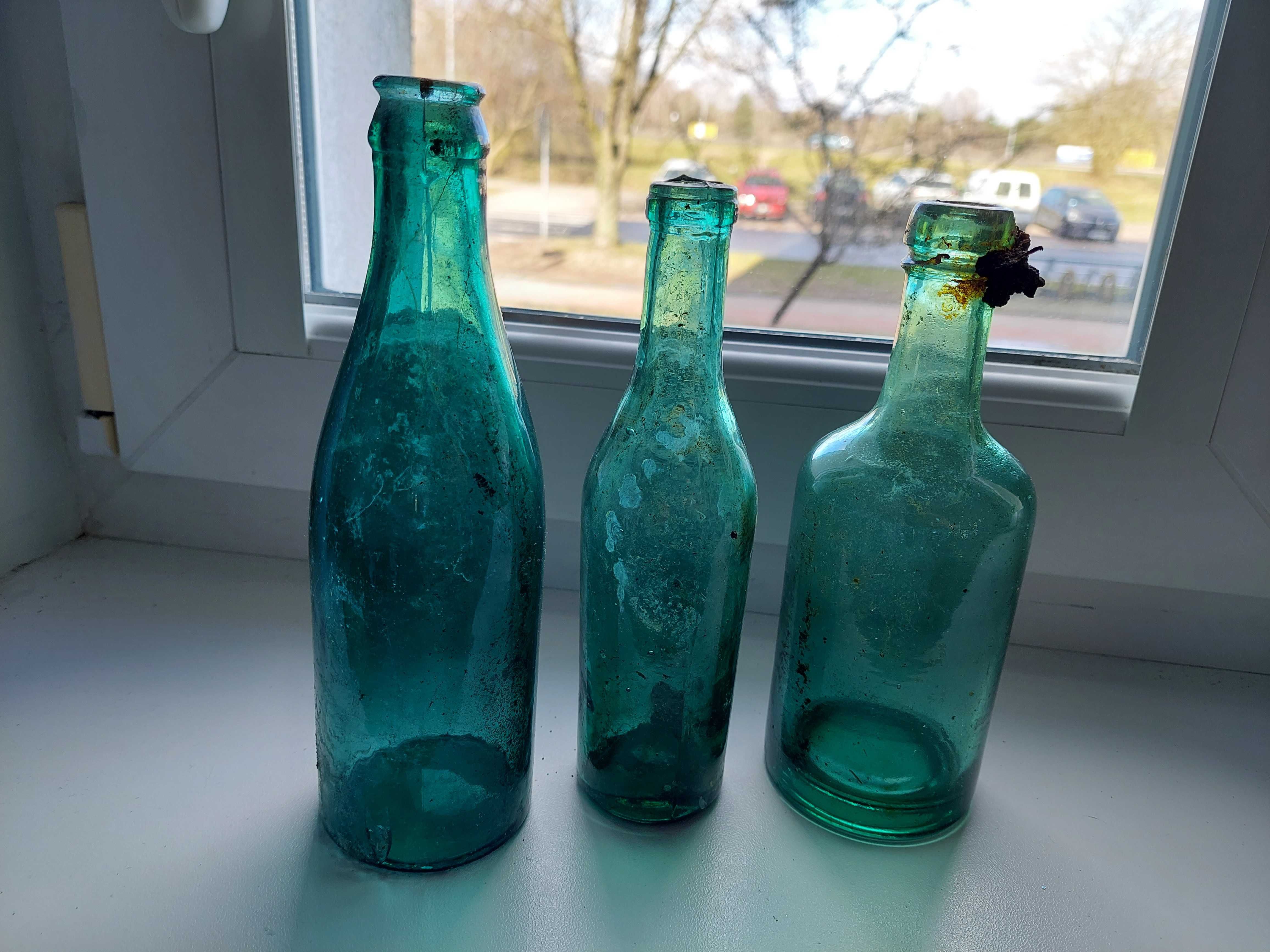 Stare butelki z wykopek