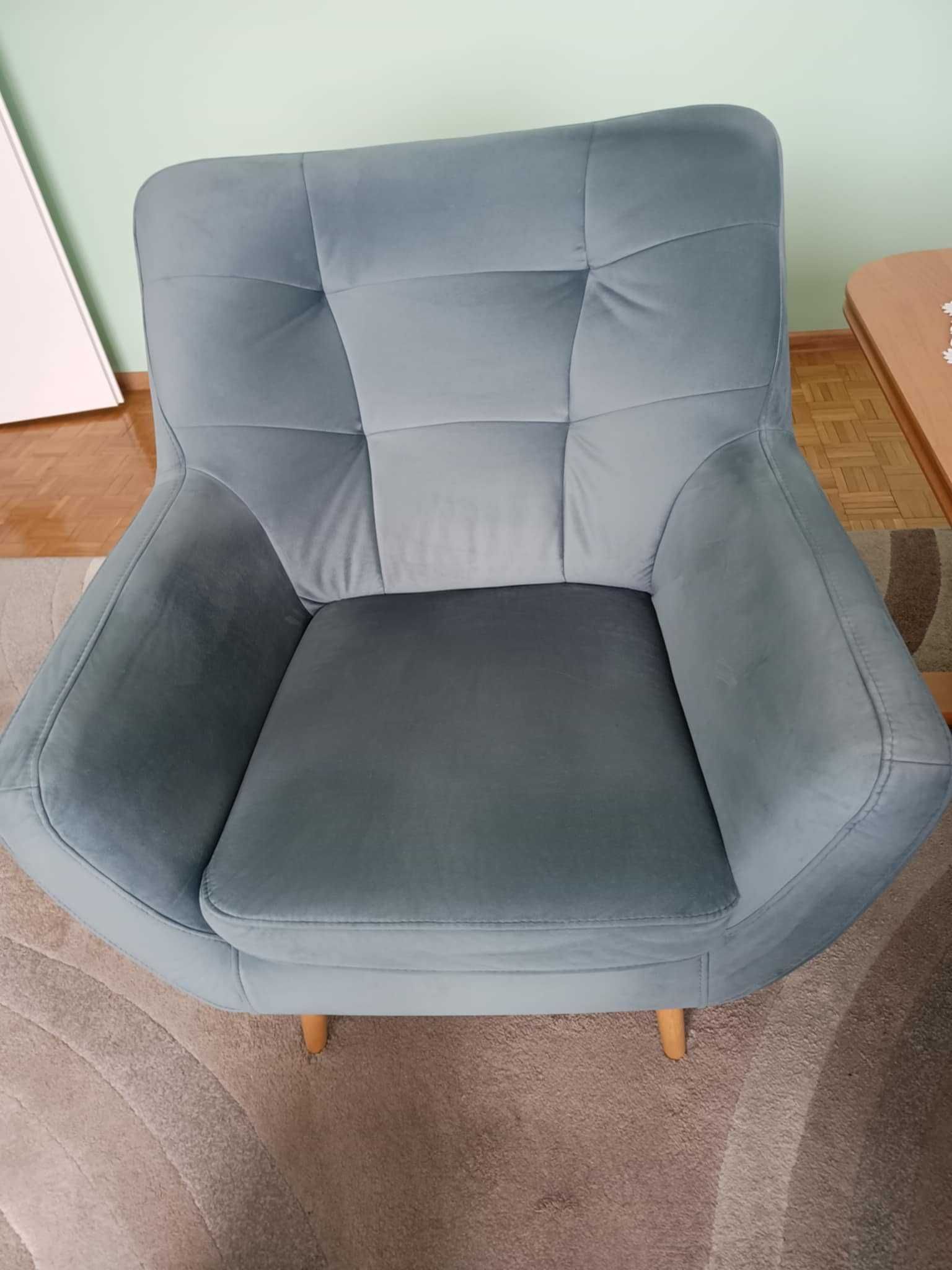Sprzedam dwa fotele Agata meble do salonu - stan bardzo dobry
