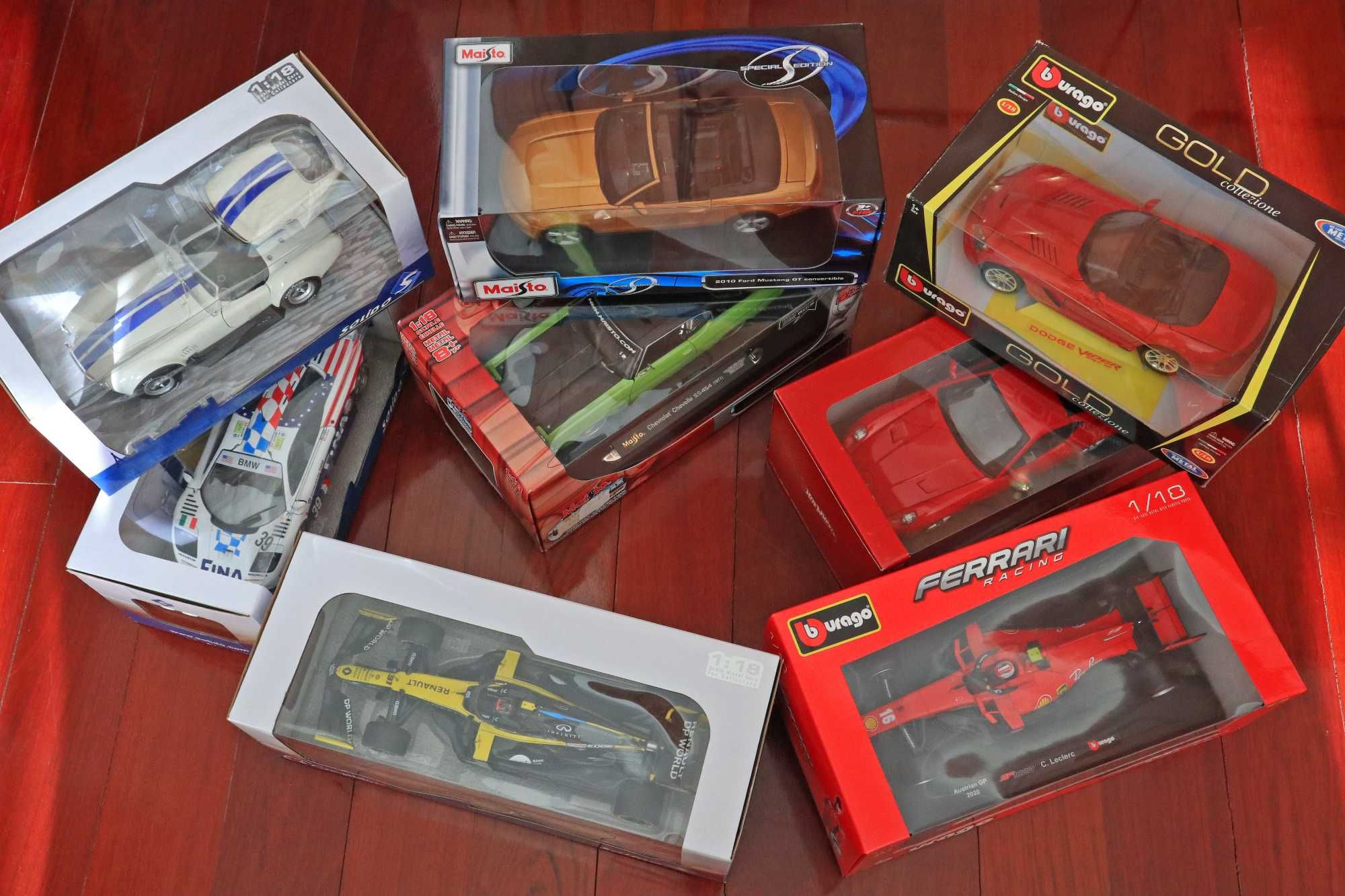 Miniaturas 1/18 24h Le Mans e Muscle Cars Hotwheels / Solido