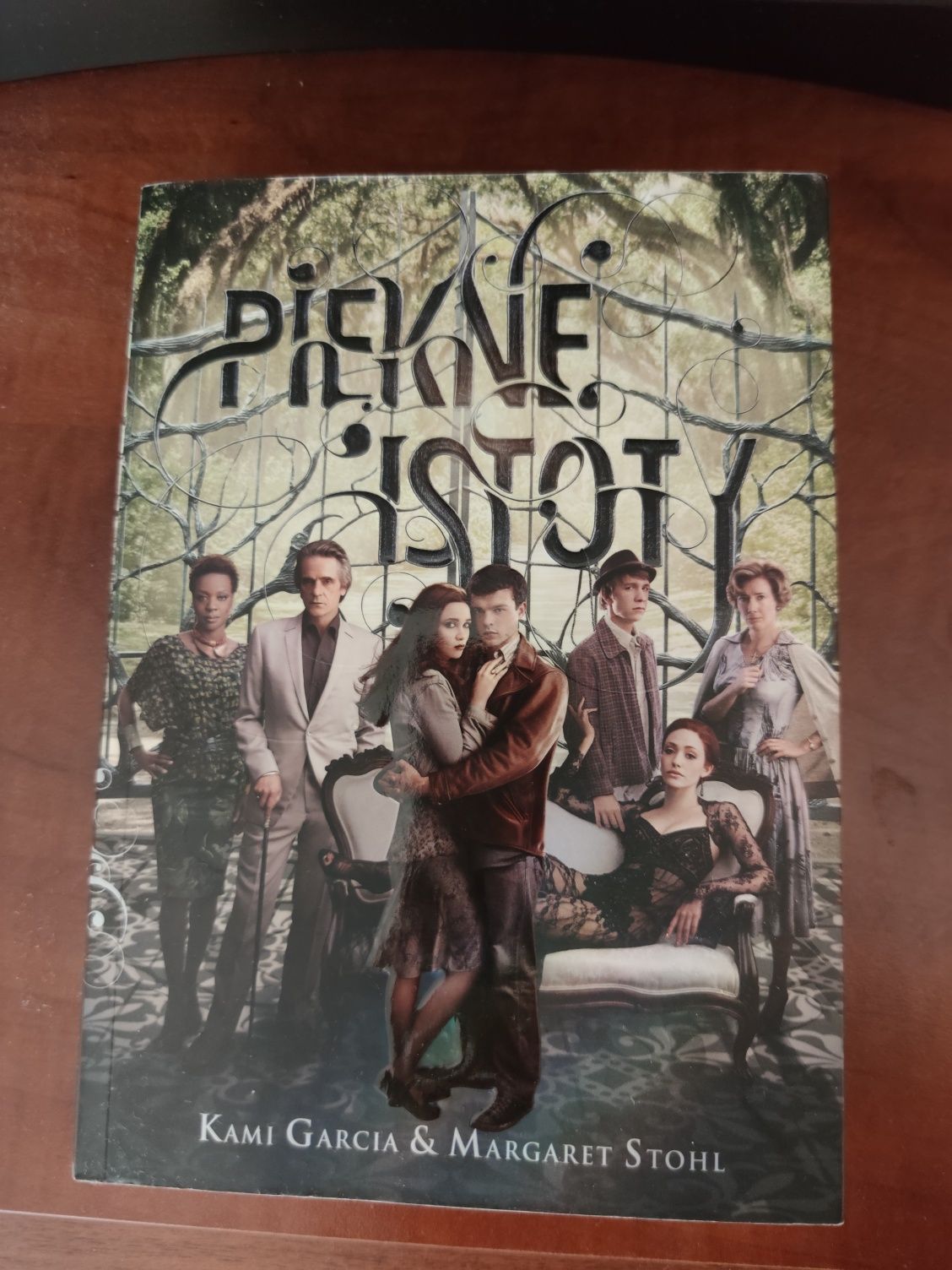 Piękne istoty Kami Garcia Margaret Stohl