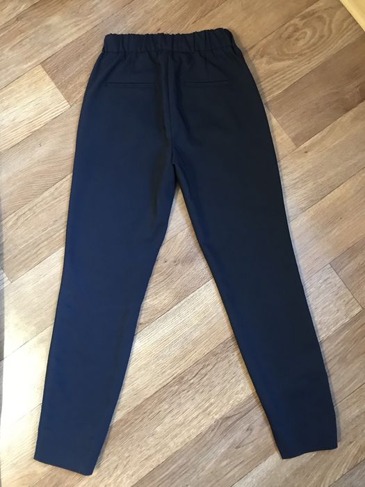 Брюки класичні Reserved , темно-синього кольору , розмір 32