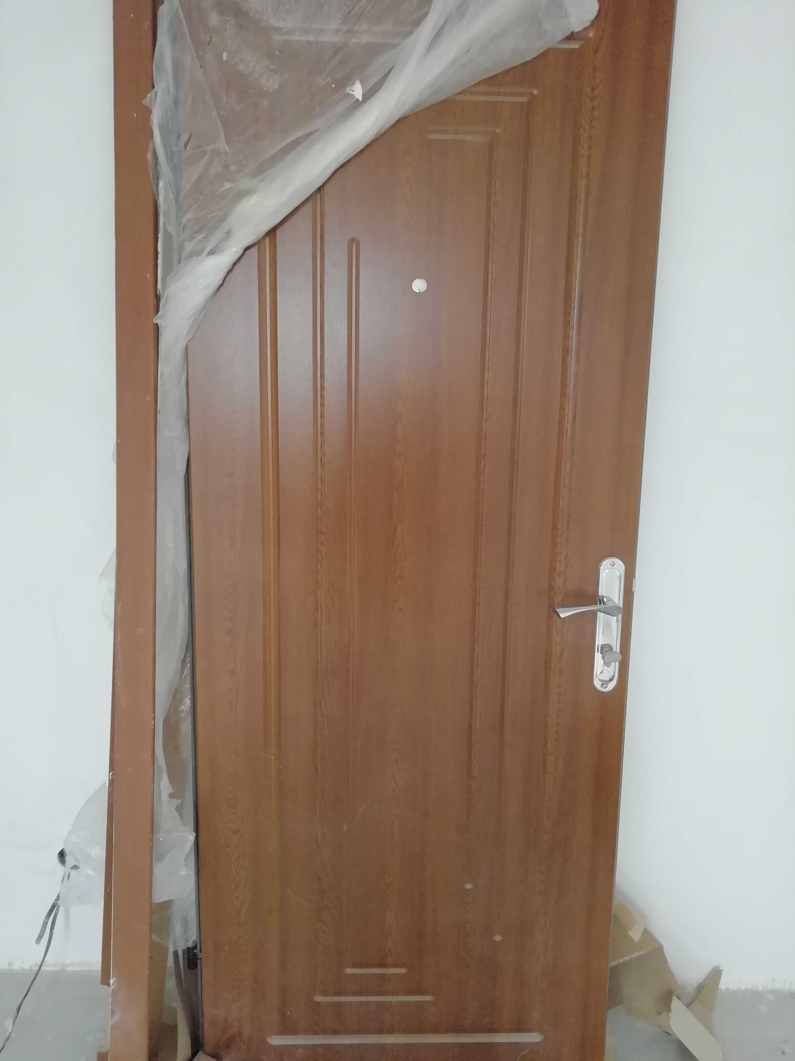 Продам вхідні двері