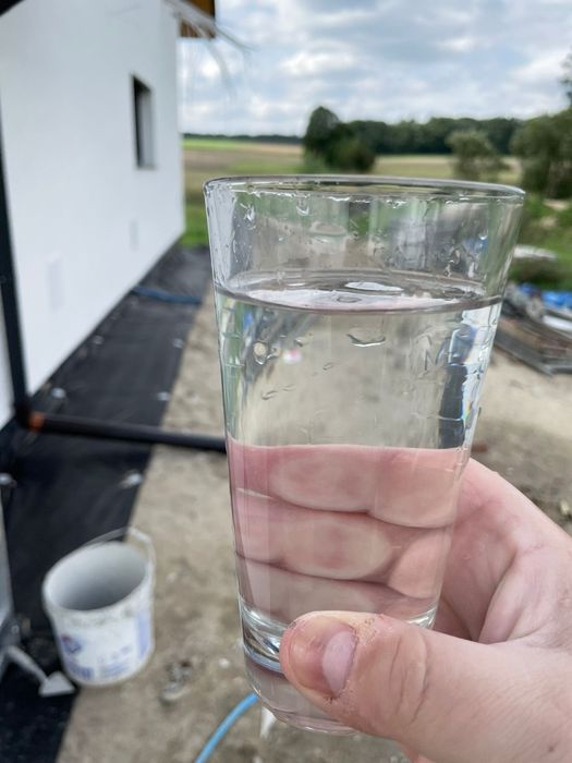 Przyłącze, podłączenie studni, sudnia do budynku, zabudowa, pompa