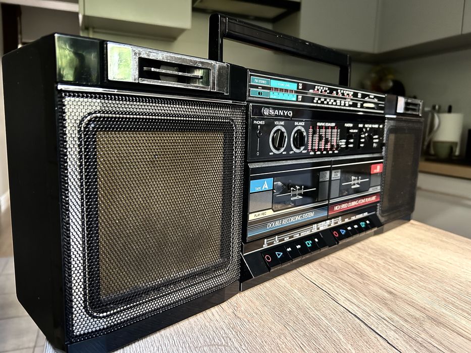 Radiomagnetofon kaseciak Sanyo MW250LO Pewex boombox PRL