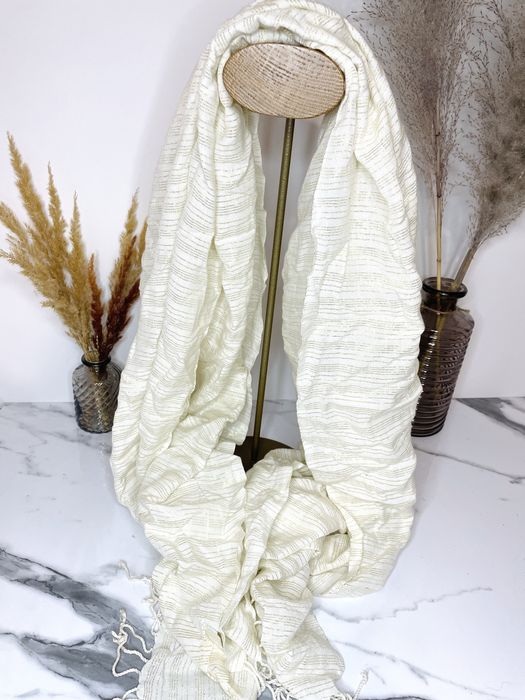 Kremowa chustka paski złota nitka