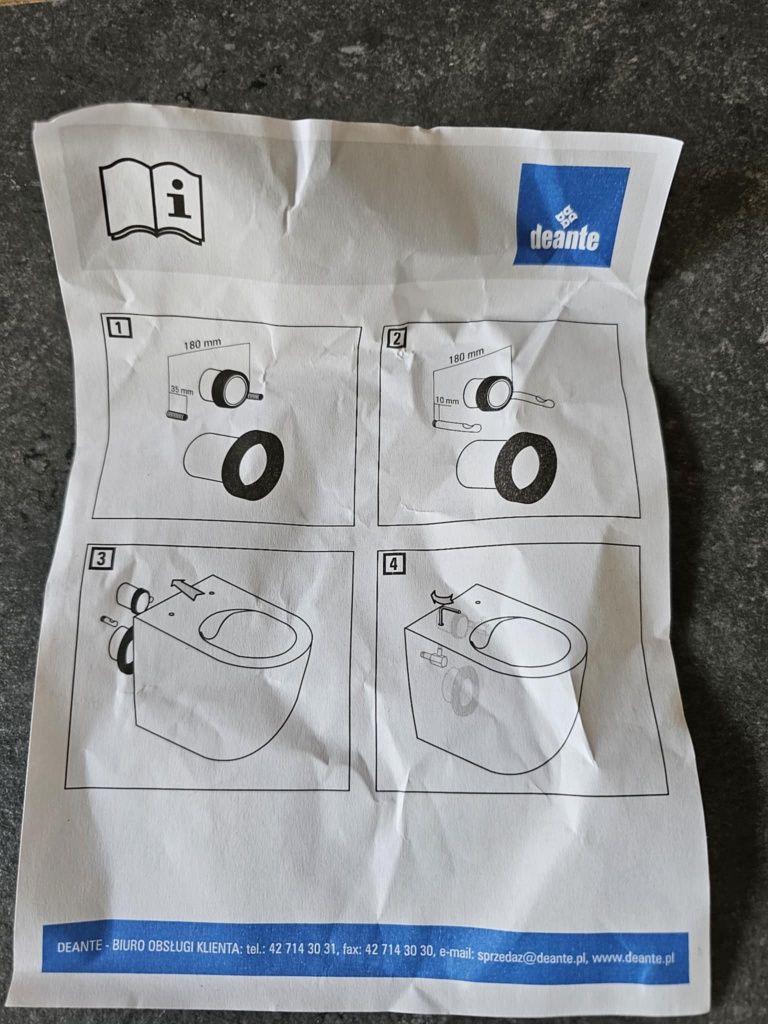 Misa WC wisząca z deską .