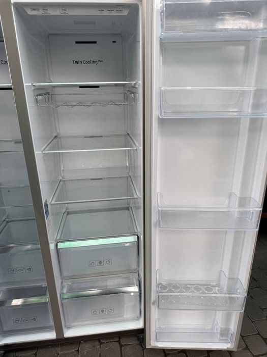 Холодильник Side by Side Samsung Розмір: 180/90/70 No Frost #07479