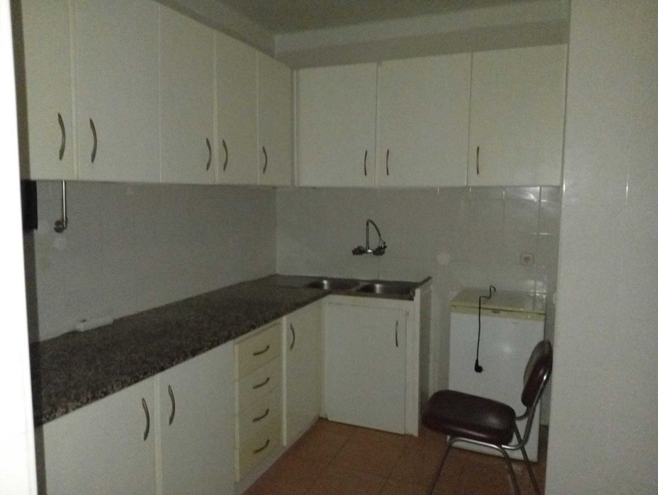 Arrenda-se Apartamento T2 - Fundão