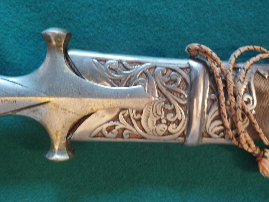 Sabre indiano Tulwar do século XX