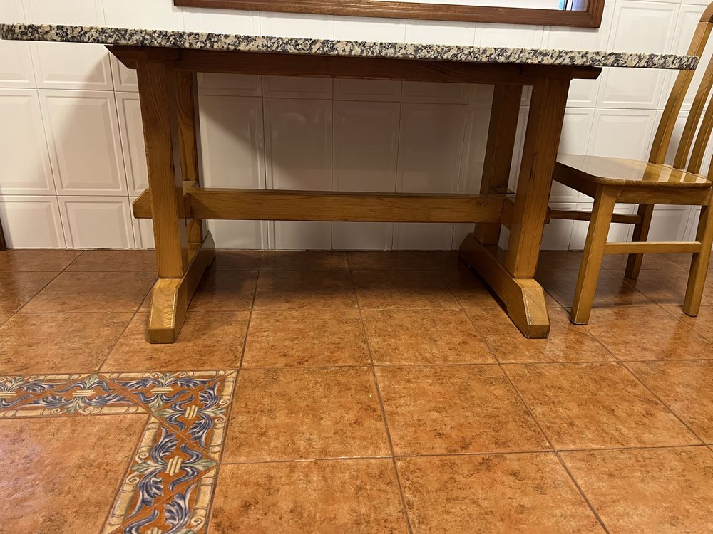 Mesa de cozinha em Pedra Granito com 6 cadeiras