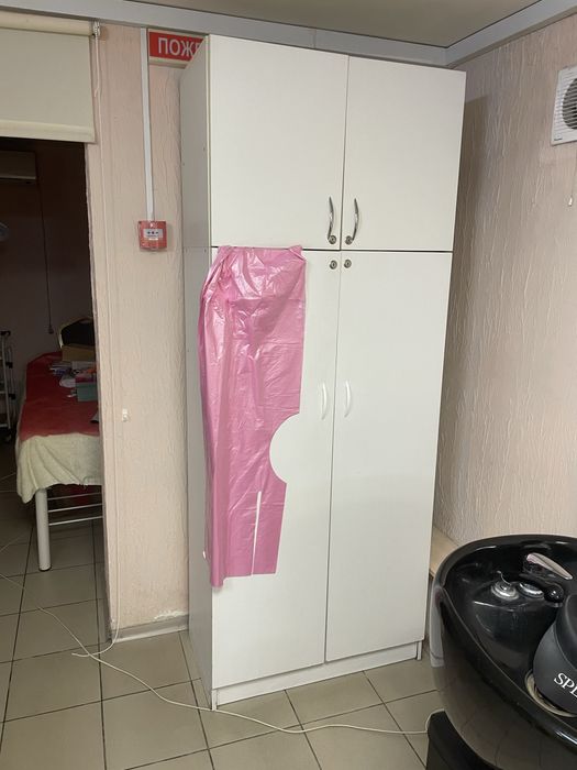 Шафа в салон, офіс, за потребою