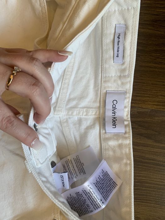 Джинсы Calvin Klein