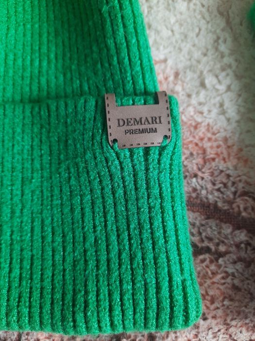 Женская кашемировая шапка с отворотом