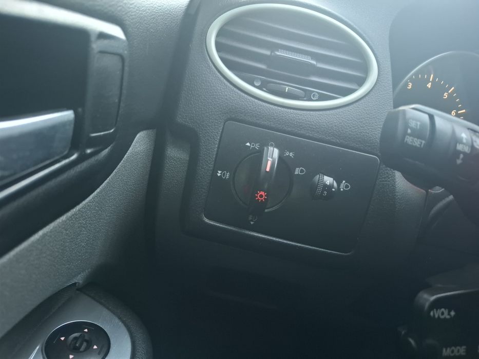 Ford Focus 2010р 1.6 бен/газ