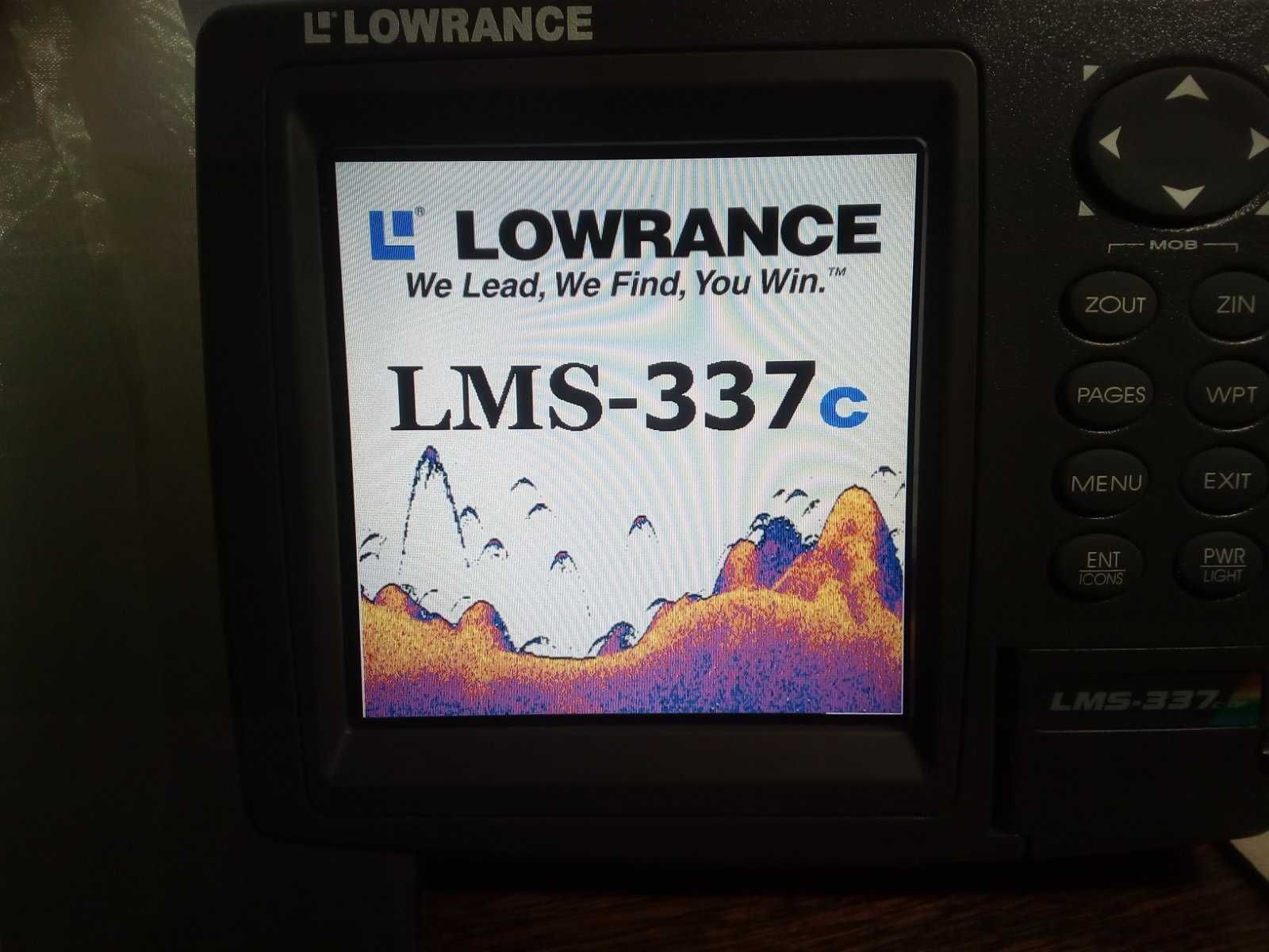 Эхолот Lowrance LMS-337C