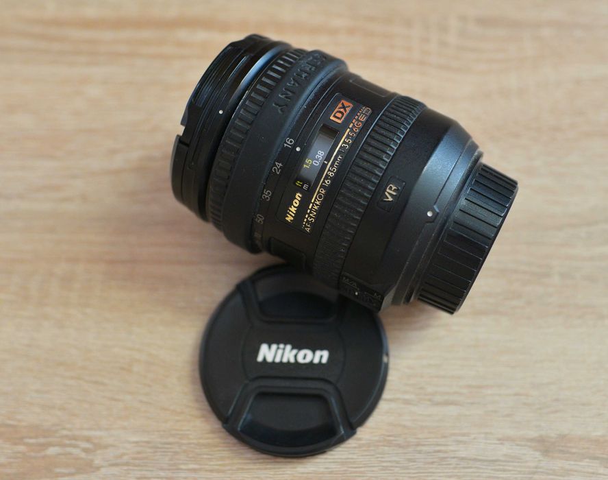 Объектив Nikon AF-S DX NIKKOR 16-85mm f/3.5-5.6G ED VR