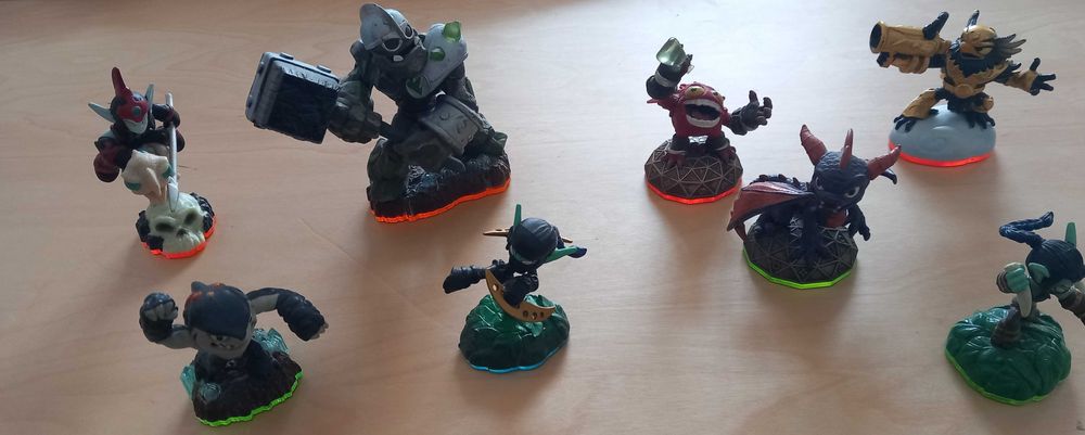 39 Figuras Skylander + 2 Portais