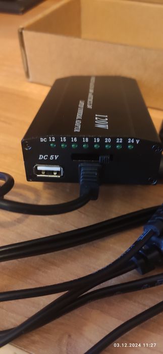 Зарядка ноутбука автомобильная.