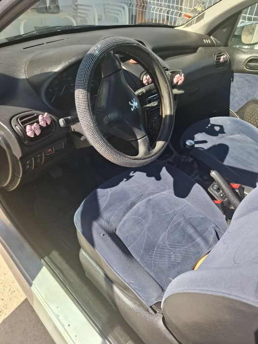 Pegeout 206 1.1 2001/08 Gasolina com 176,293km