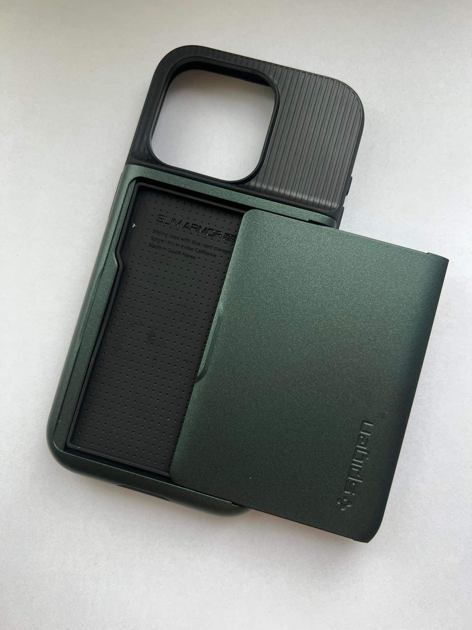 Obudowa Spigen Slim Armor CS iPhone 15 pro