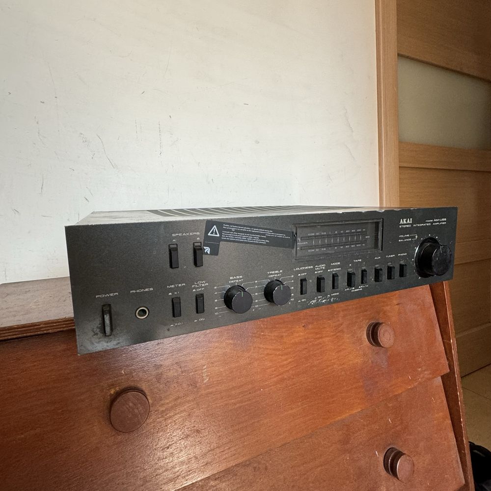 Wzmacniacz akai AM-U55