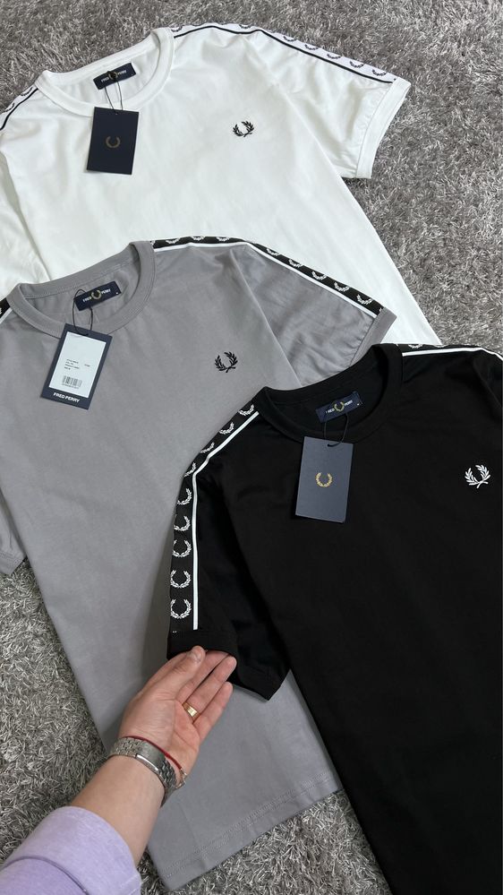 Футболка Fred Perry з лампасами