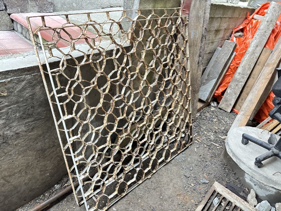 Решiтка на вікна та двері металеві сходи