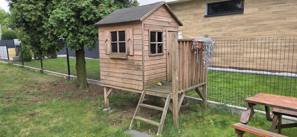 Drewnianym Domek dla dzieci