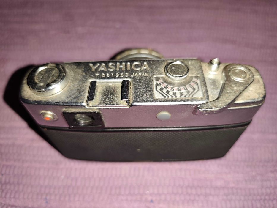 Máquina fotográfica Yashica Minister D