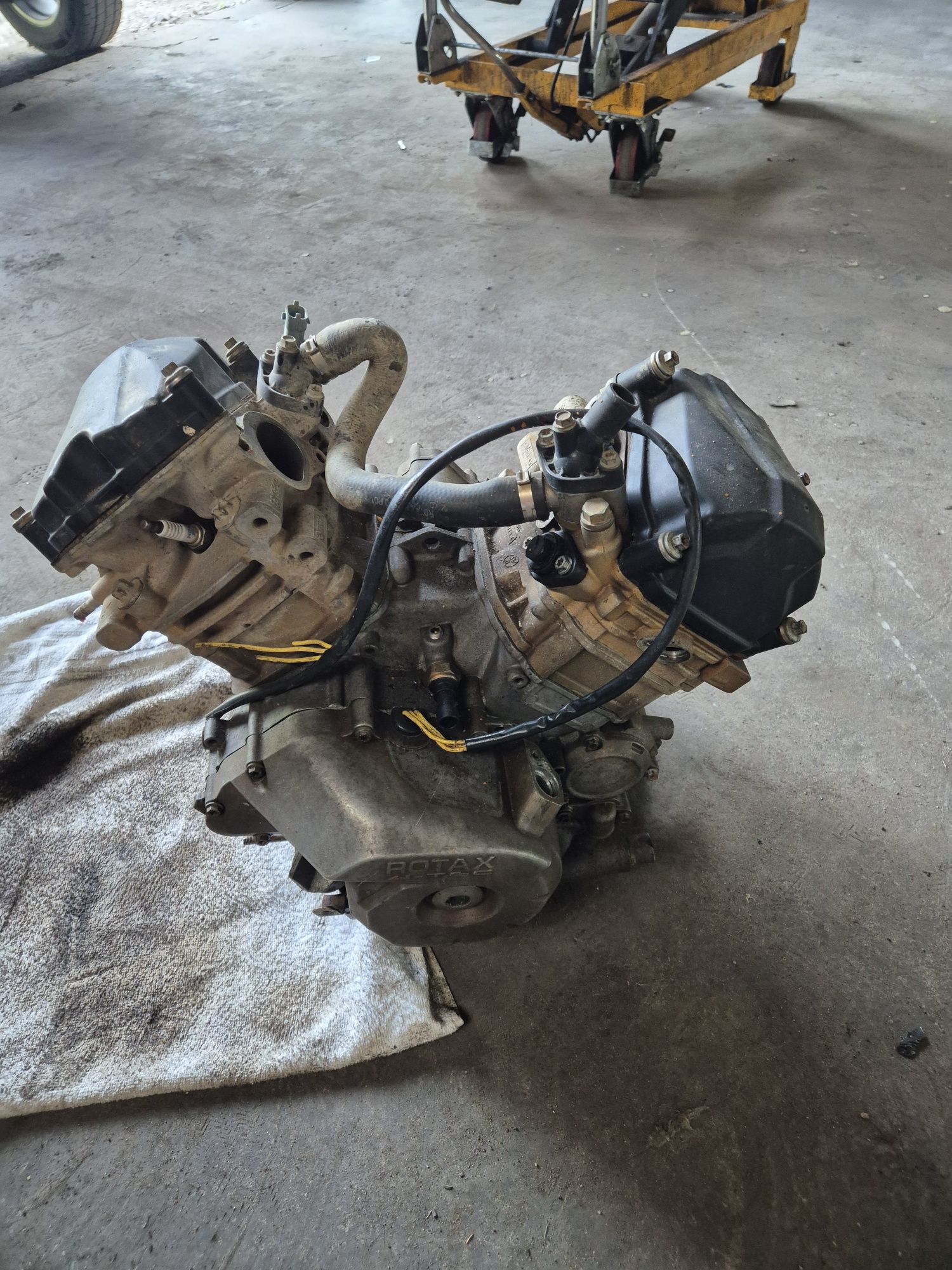Silnik Rotax 800 canam