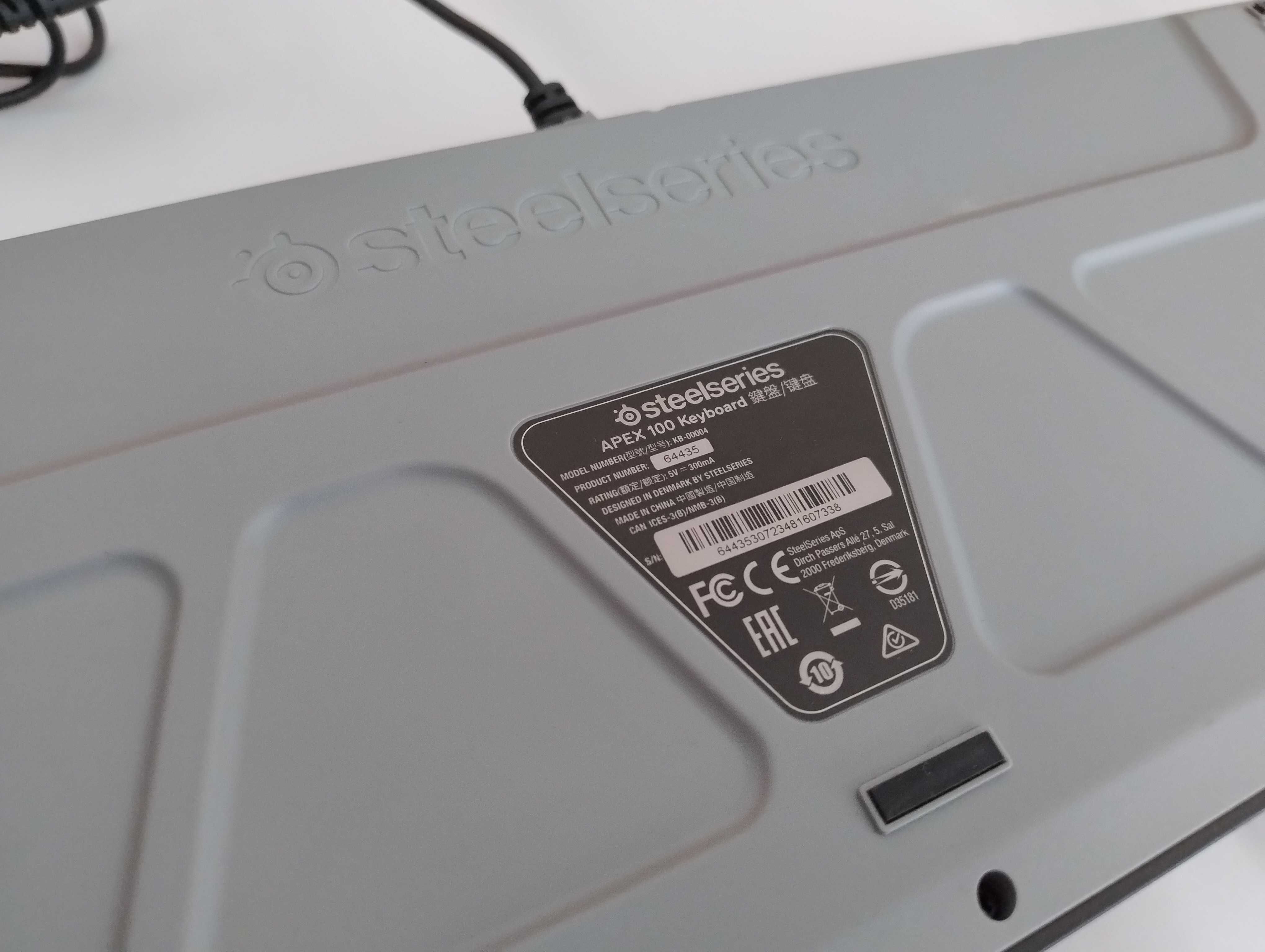 Klawiatura przewodowa SteelSeries Apex 100