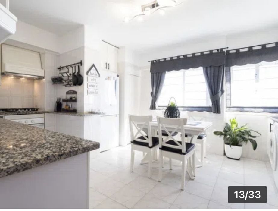 Venda duplex t4 . 178m2. 3 suites. Terraço c/ vista para Sintra e mar.