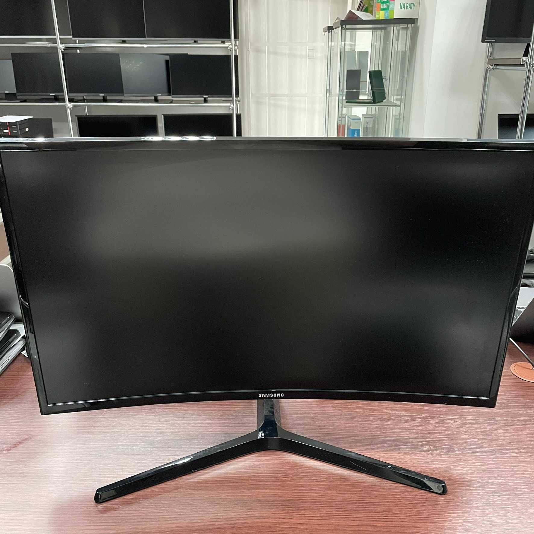 Komputer Gamingowy ZalmanP30 + Zakrzywiony monitor Samsung + Peryferia