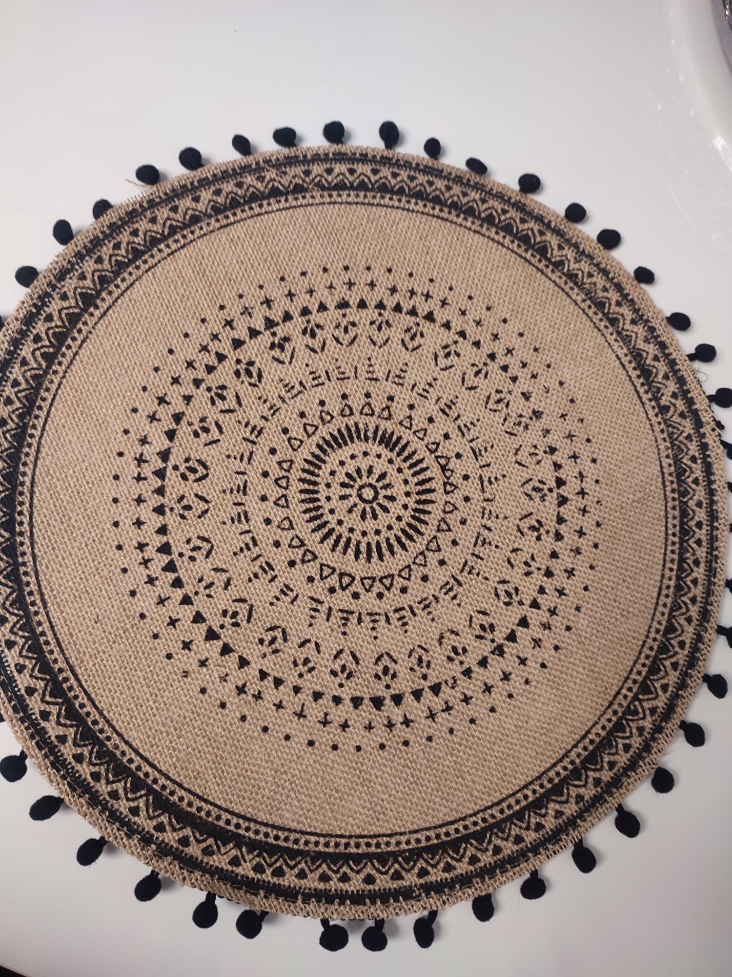 2 szt Okrągła podkładka na stół z pomponami średnica 38cm