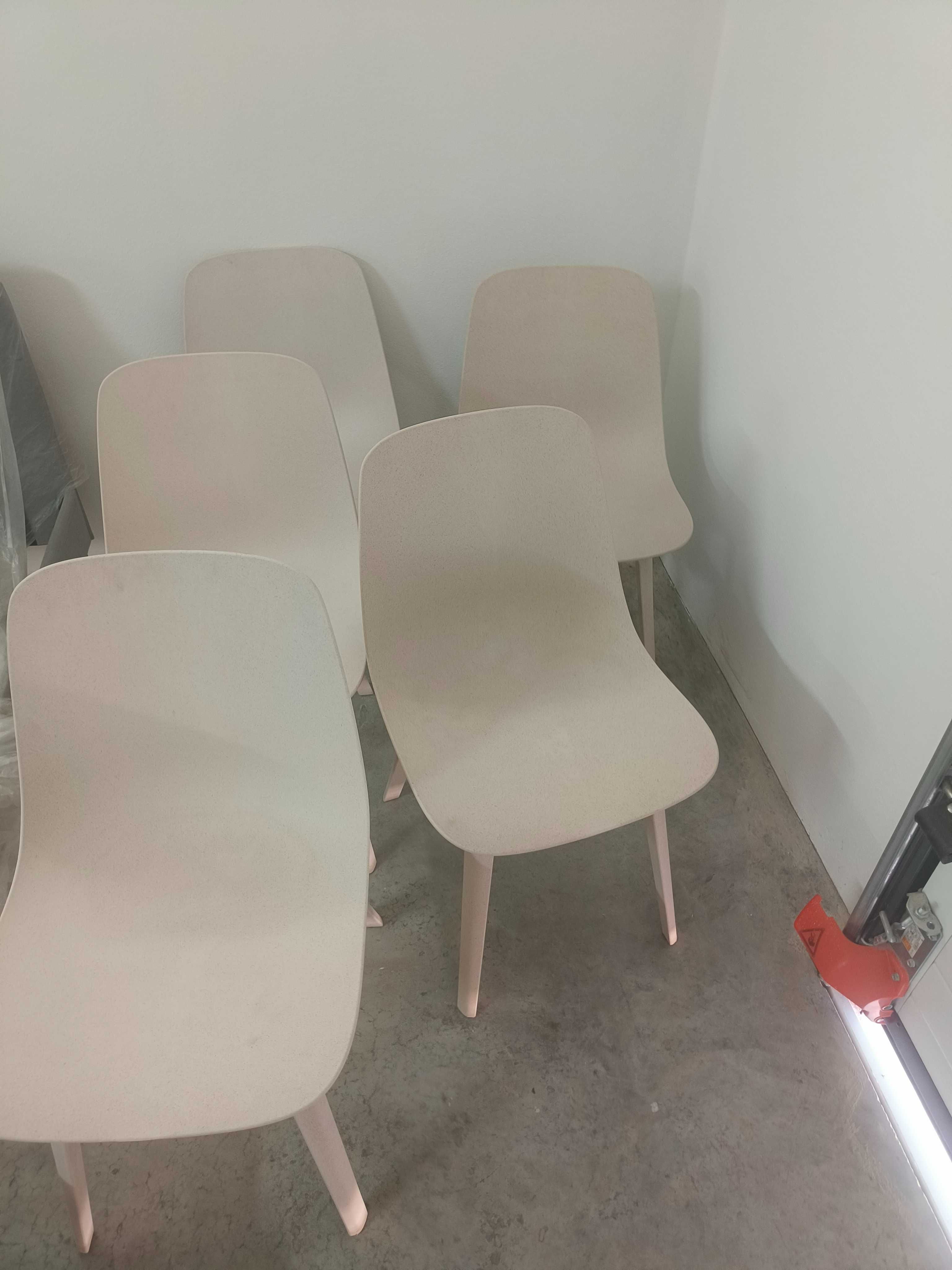 5 x Cadeiras ODGER IKEA. Preço da loja €75 Cada. Meu preço €180 as 5.