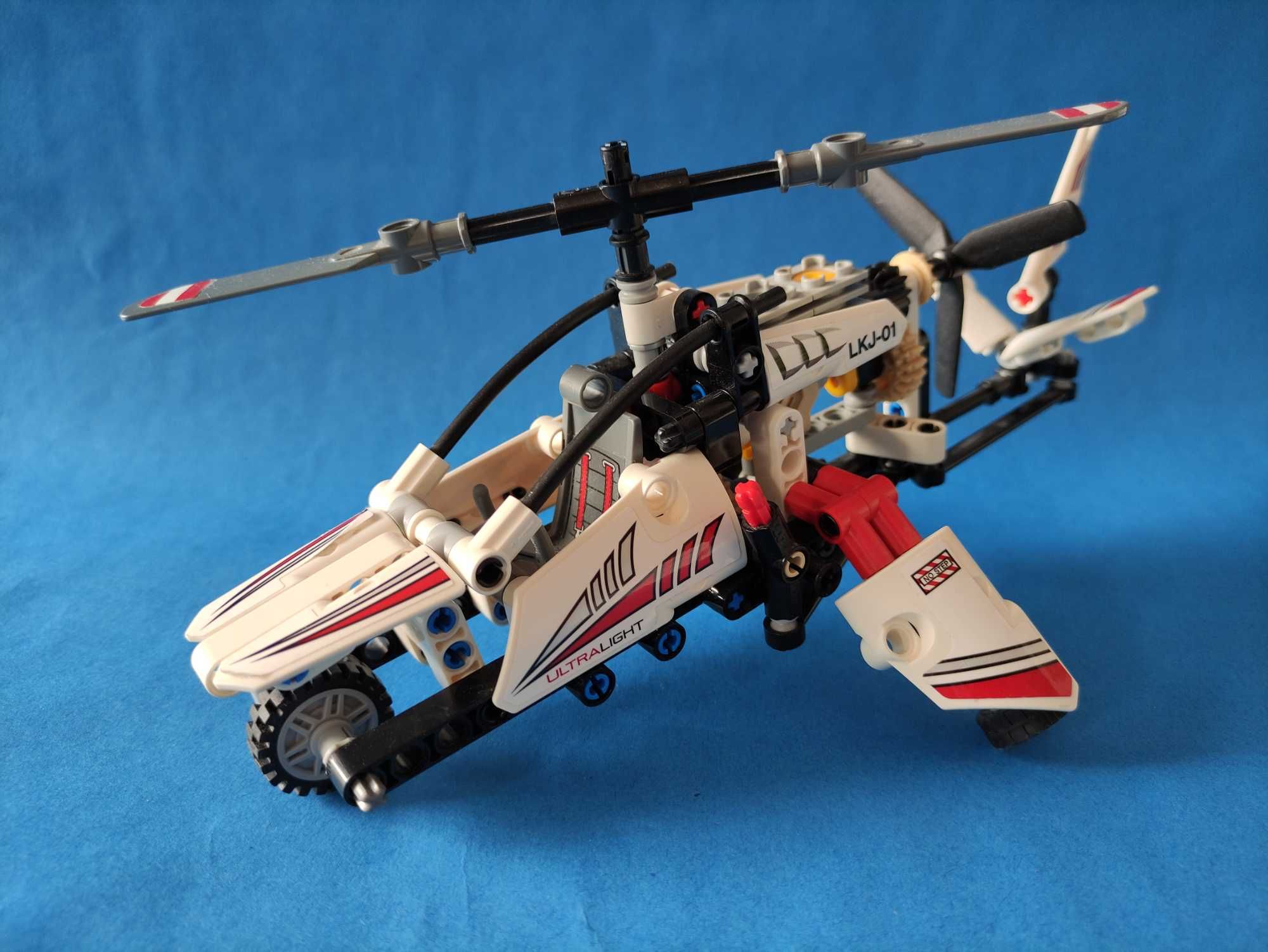 Lego Technic 42057 Ultralekki helikopter klocek 40 lat Technic 2w1