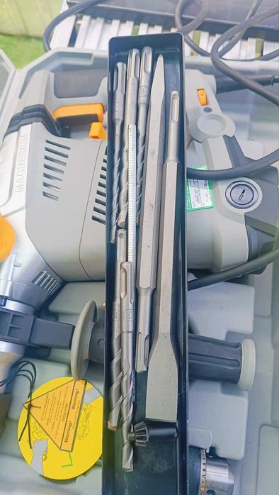 Młotowiertarka Wiertarka Elektryczna SDS Plus Titan TTB631SDS C2