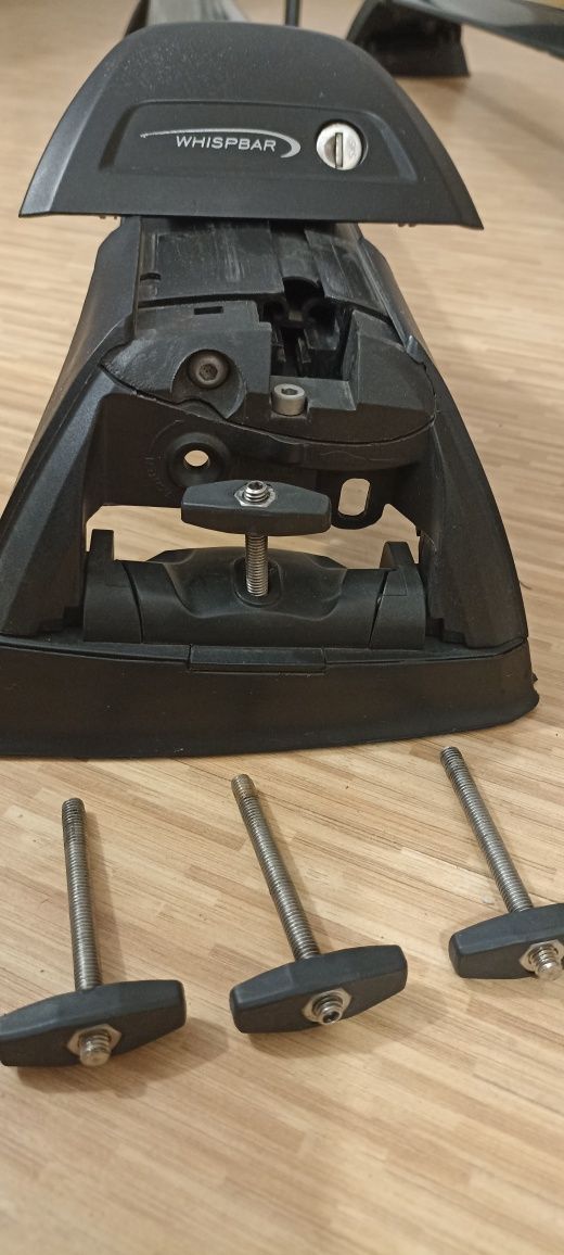 Bagażnik dachowy Whisbar Yakima Flushbar S26WB do Mazda 3 bm + kit