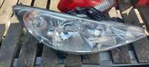 .  PRZOD PRZEDNIA LAMPA PRAWA PEUGEOT 207 !ŚREDNI STAN!