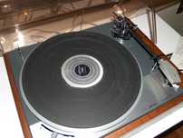 Gira-Discos LENCO L-75