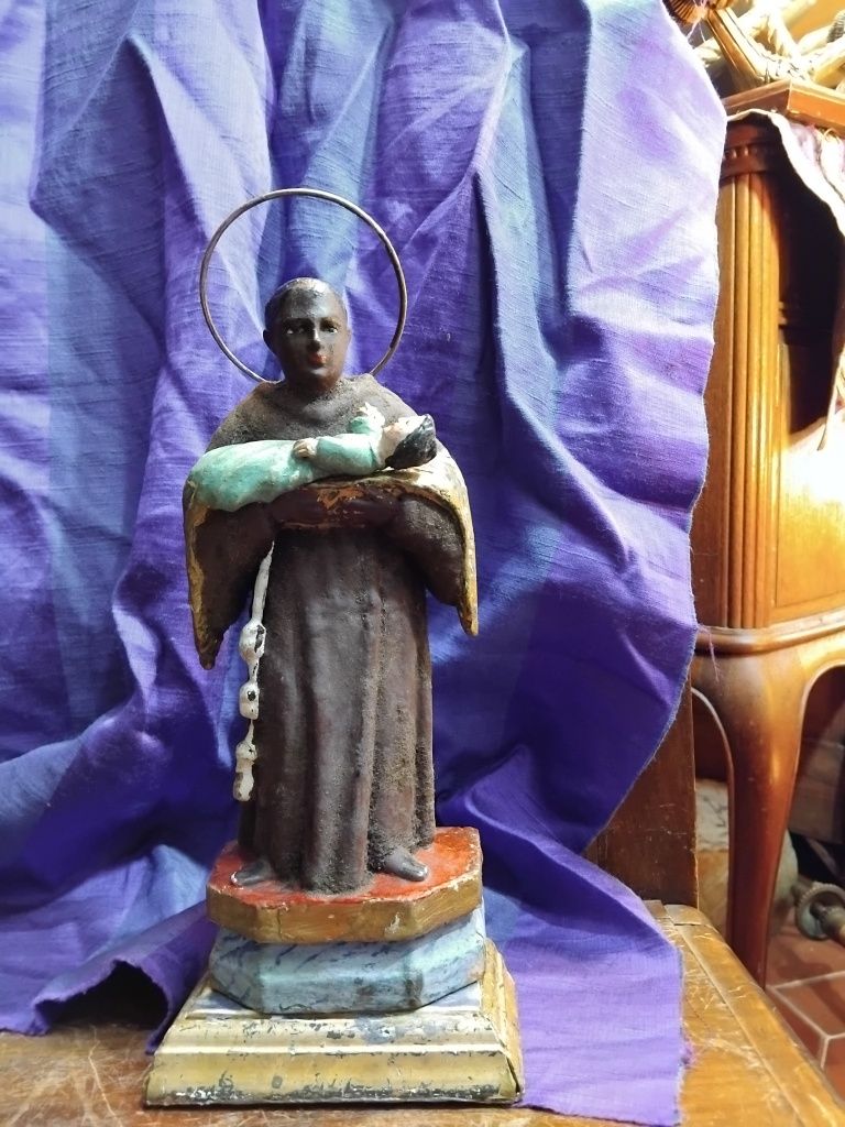 São Benedito em madeira policromada século XVIII