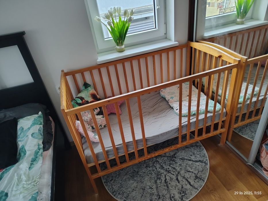 Łóżeczko z materacem