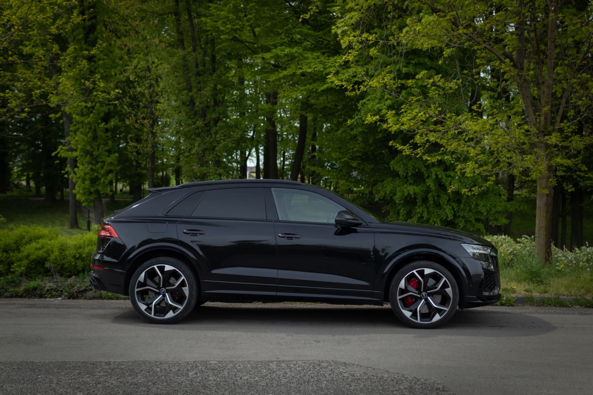 Wynajem aut wypożyczalnia suv Audi RSQ8 PROMOCJA 30dni 19.990!