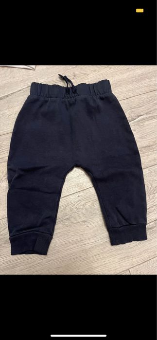 Bluza plus dwie pary spodenek dresowych