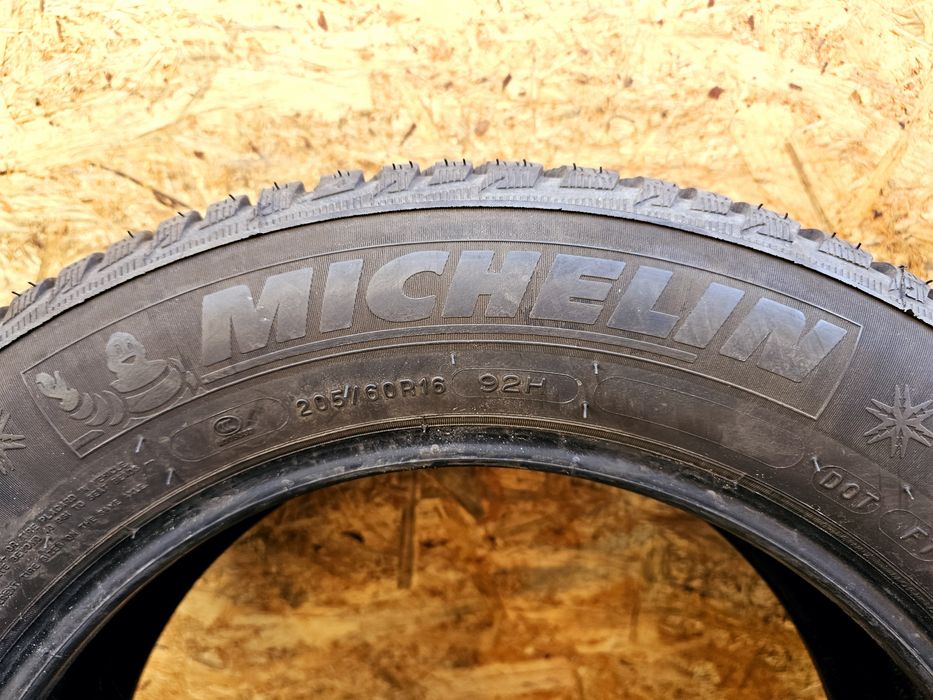 Idealne!! 7,6mm. 2022r.  205/60 r16 Michelin Alpin 5