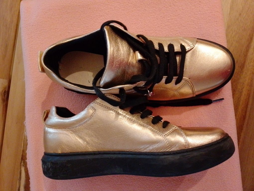 Złote Buty Peter Kaiser r.39 (5,5)