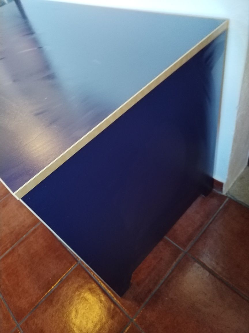 Secretaria azul e creme